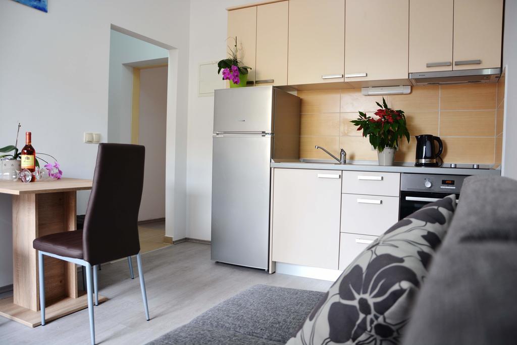 Apartments Clara Nin Zewnętrze zdjęcie