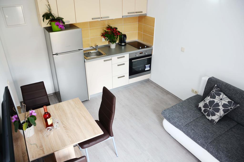 Apartments Clara Nin Zewnętrze zdjęcie