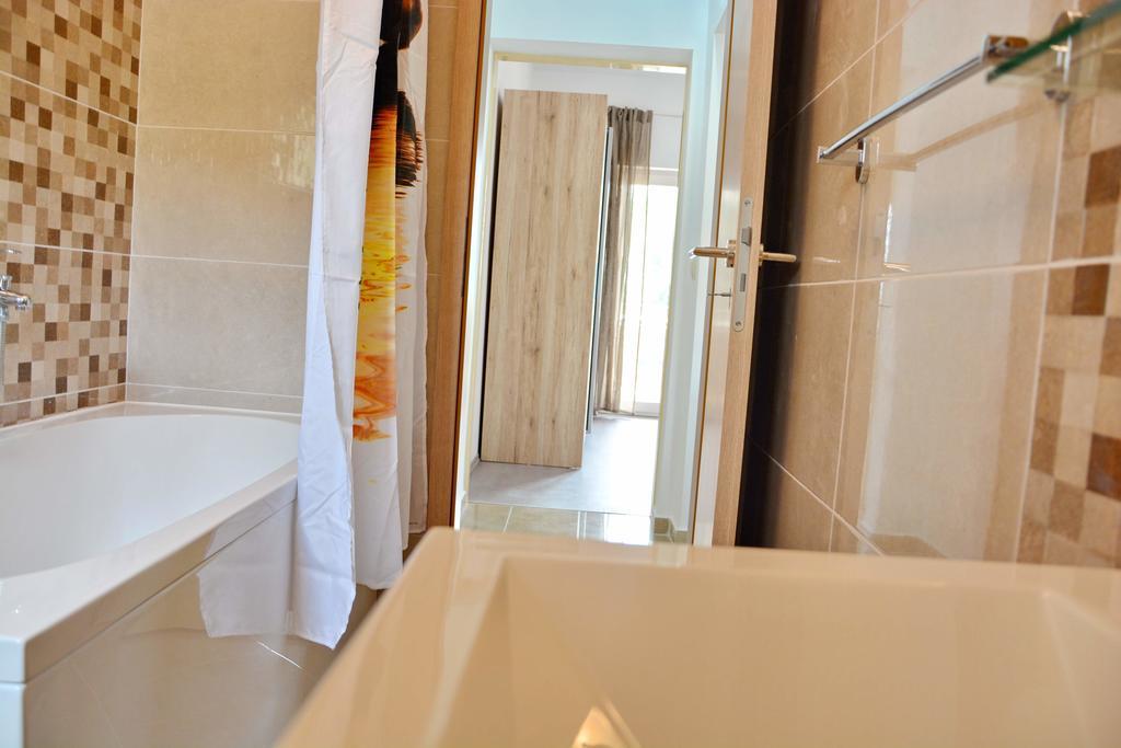 Apartments Clara Nin Zewnętrze zdjęcie