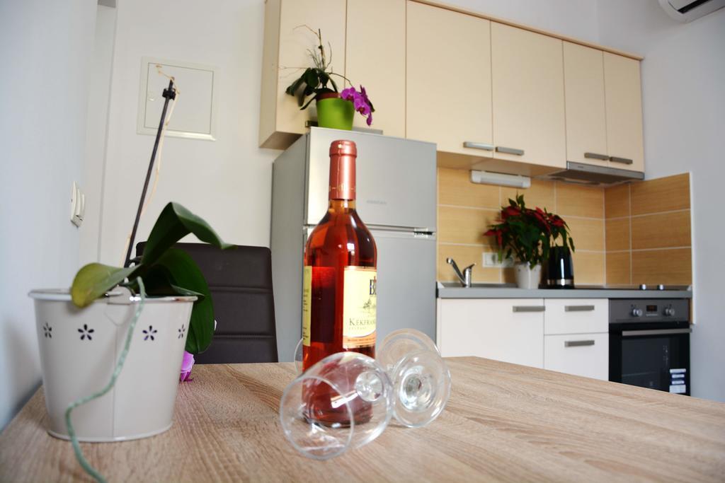 Apartments Clara Nin Zewnętrze zdjęcie