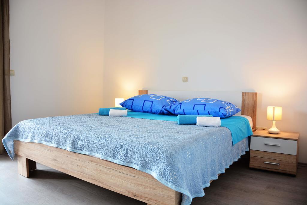 Apartments Clara Nin Zewnętrze zdjęcie