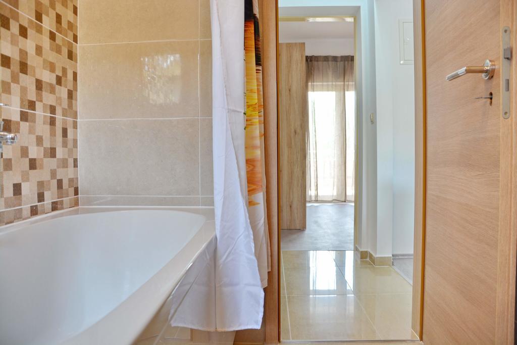 Apartments Clara Nin Zewnętrze zdjęcie