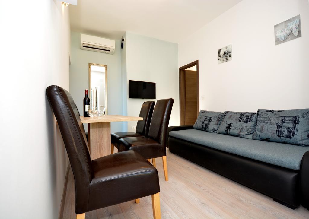 Apartments Clara Nin Zewnętrze zdjęcie