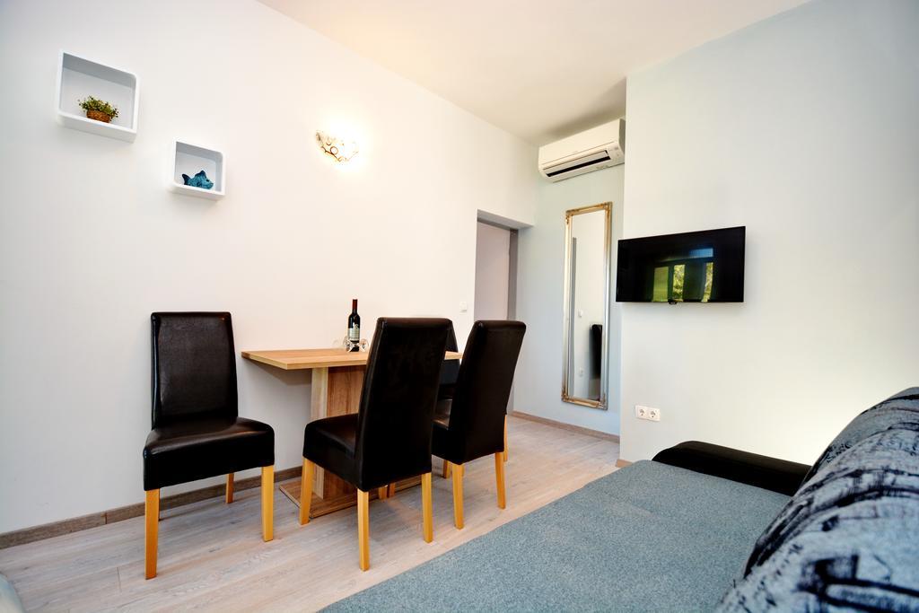 Apartments Clara Nin Zewnętrze zdjęcie