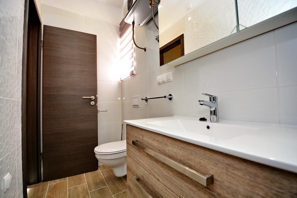 Apartments Clara Nin Zewnętrze zdjęcie