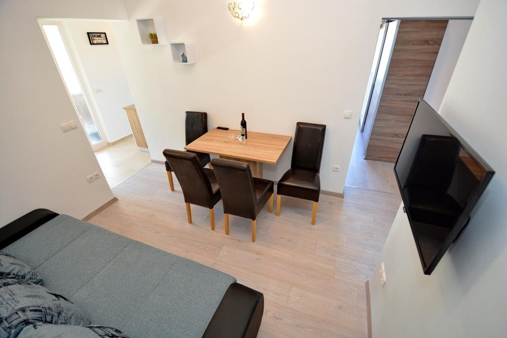 Apartments Clara Nin Zewnętrze zdjęcie
